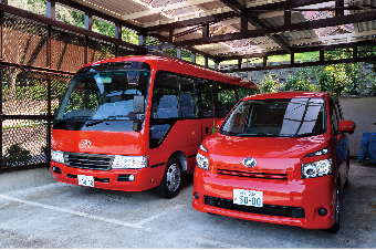 無料送迎バスでお迎え